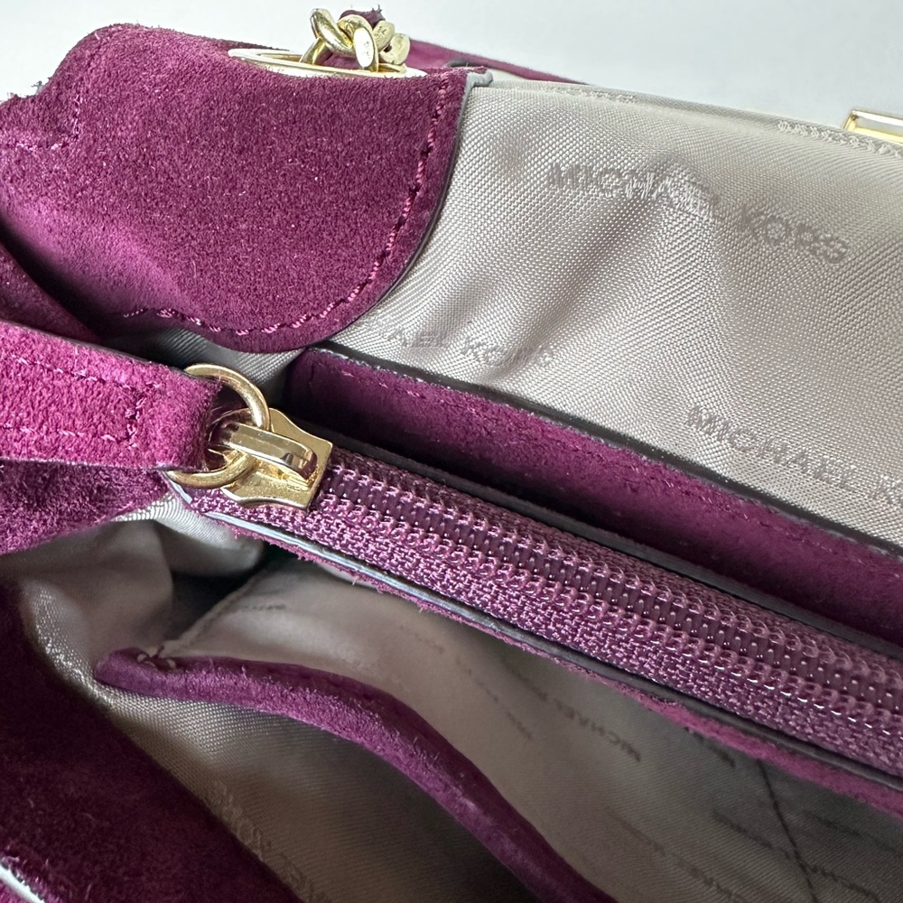 Michael Kors Quilted Plum Suede Shoulder Bag with Gold Chain - Picture 10 of 16